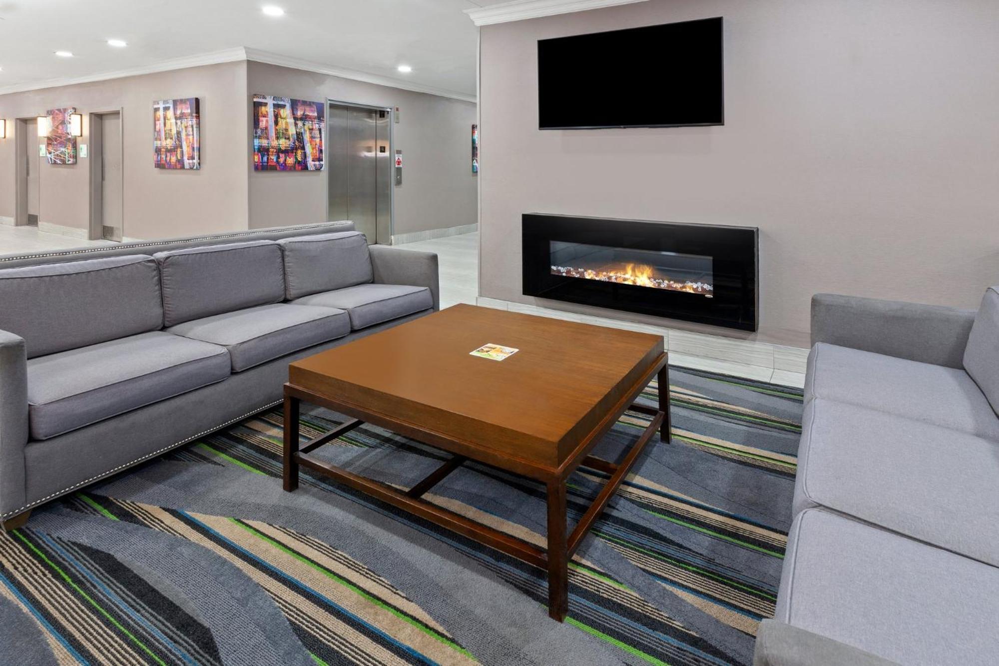 Holiday Inn Chicago/Oak Brook By Ihg Oakbrook Terrace Eksteriør bilde